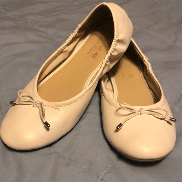 GIRLS AMERICAN EAGLE FLATS - Picture 3 of 3